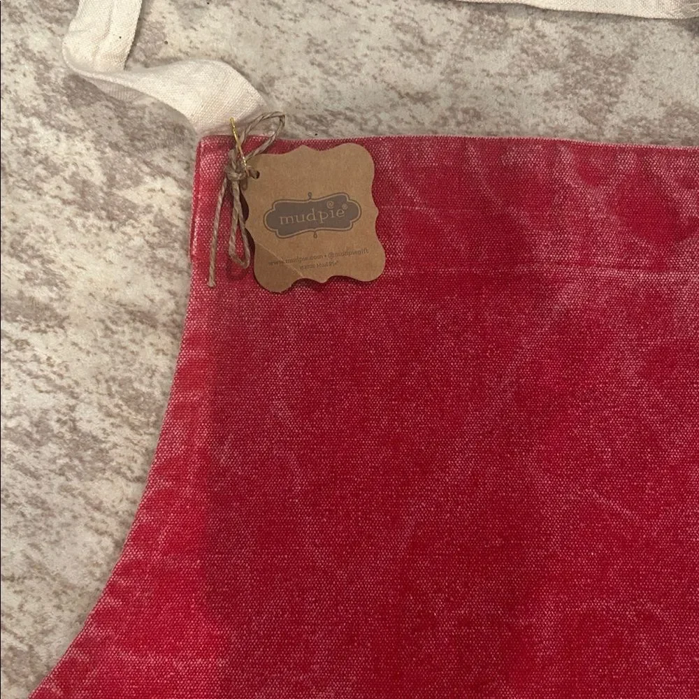 Mud pie Red Christmas Apron “Santa’s helper “ with Pocket new with tags